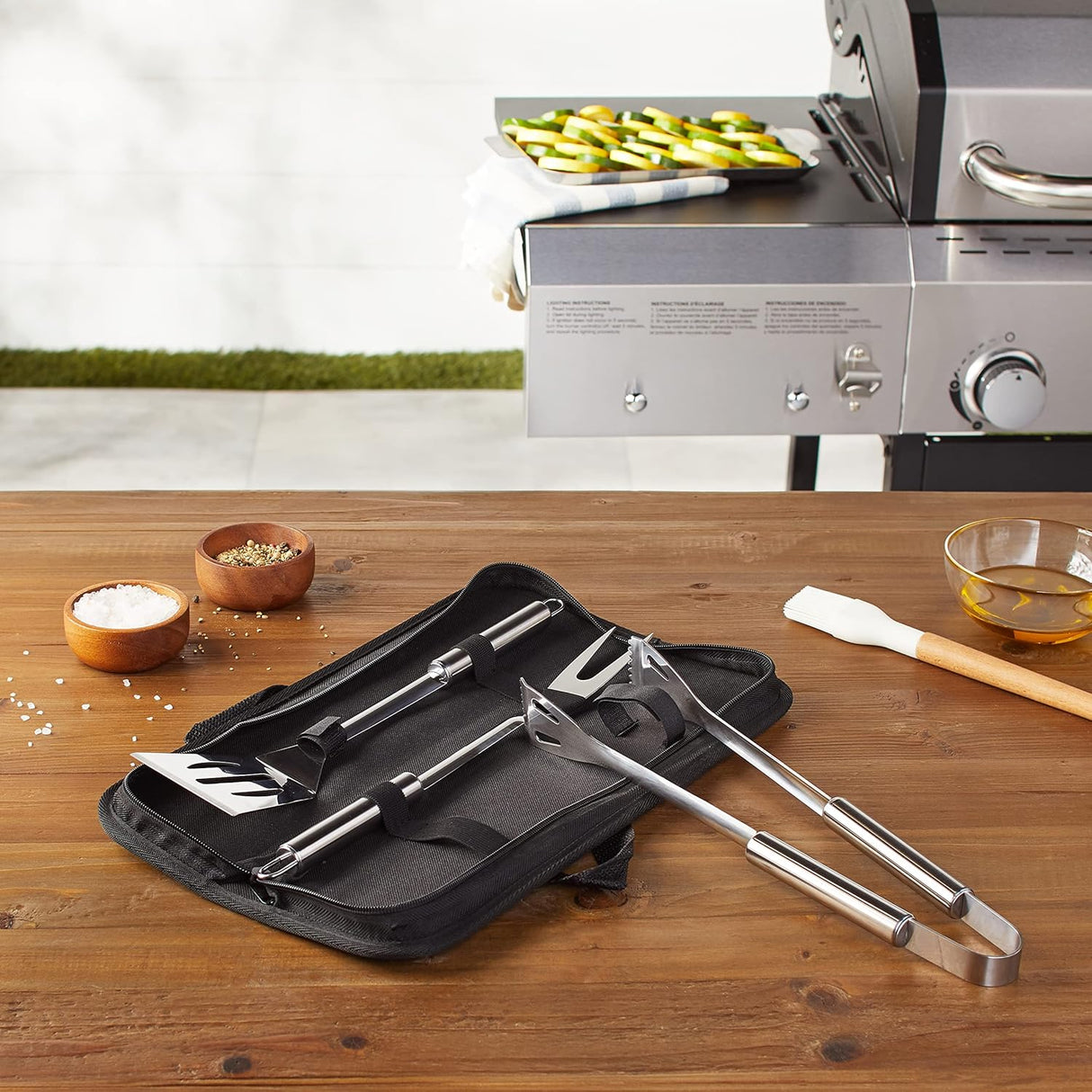 Amazon Basics 4-Piece Stainless Steel Barbeque Grilling Tool Set with Carry Bag, alternate view 2