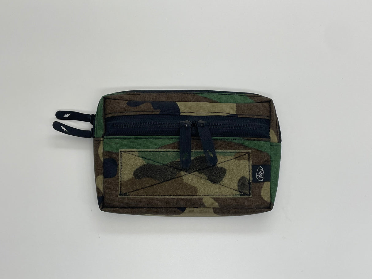 GP Slim Pouch in Wolf Grey, alternate view 10