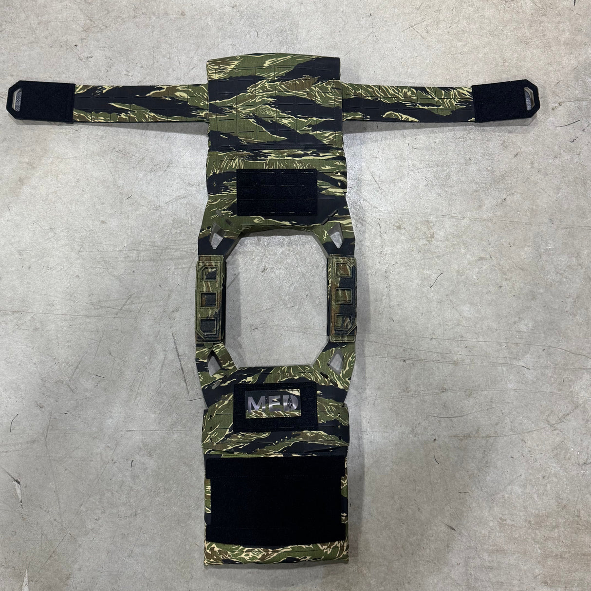 BETA Testing Plate Carrier in Desert Night Camo, alternate view 9