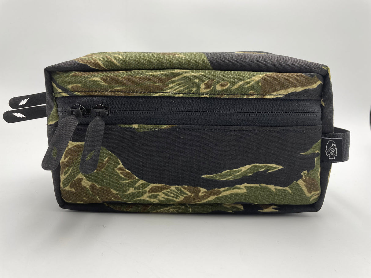 Hygiene Kit in AOR1/Orange Inner, alternate view 9