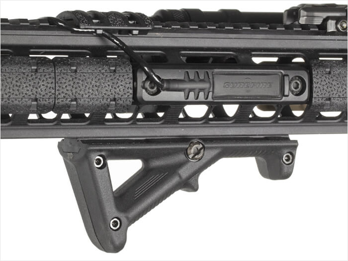Magpul AFG-2 Picatinny mounting detail