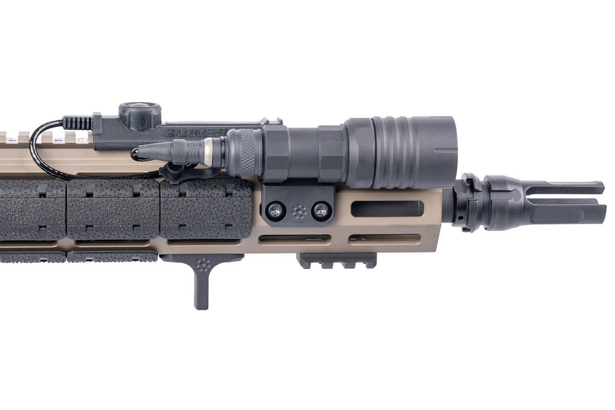 Black Arisaka Indexer M-Lok mounted beneath a Flat Dark Earth handguard